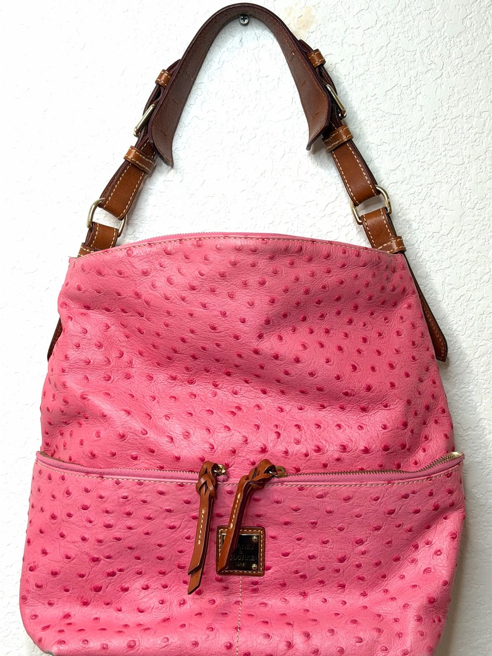 Dooney Bourke Pink Ostrich Embossed Leather Large Front Pockets Hobo Sac Bag